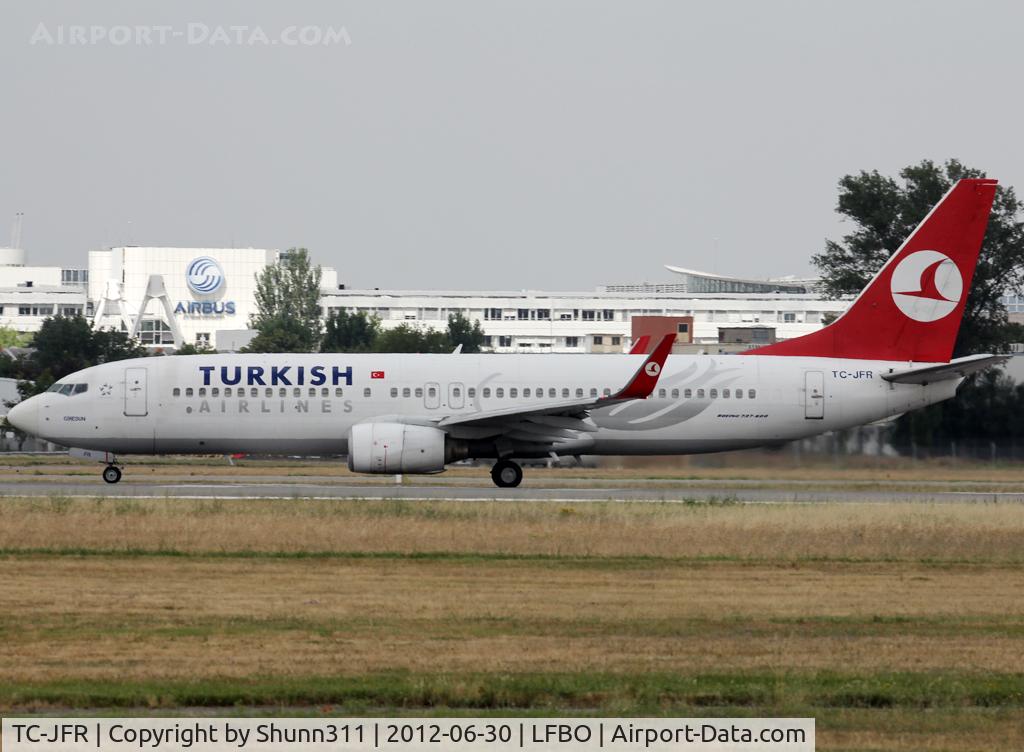 TC-JFR, 1999 Boeing 737-8F2 C/N 29779, Ready for take off rwy 32R