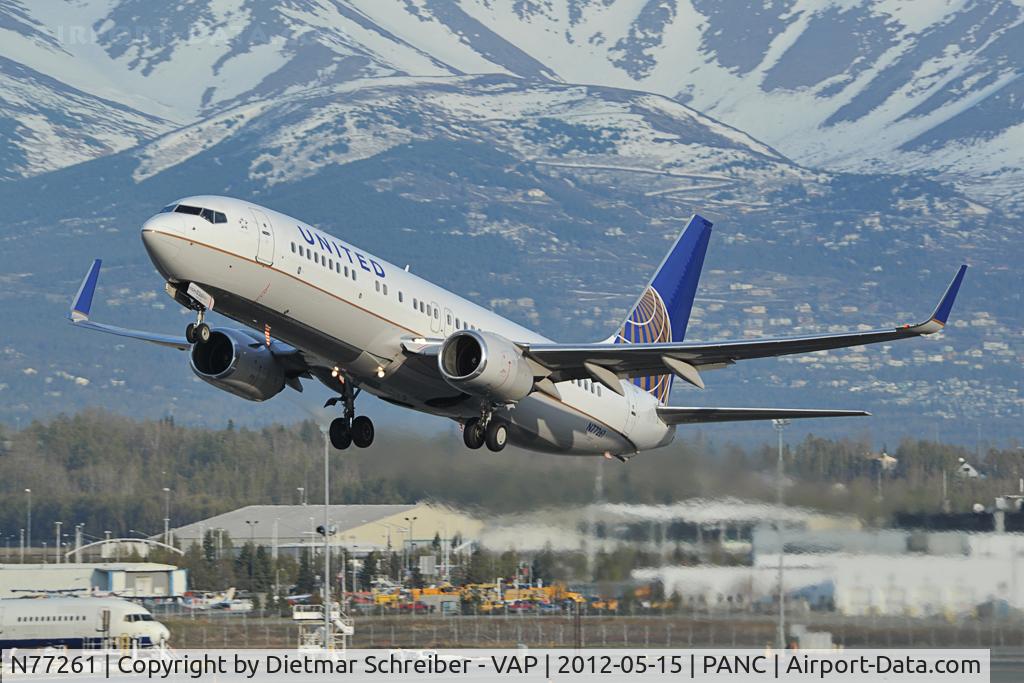 N77261, 2001 Boeing 737-824 C/N 31582, United Boeing 737-800
