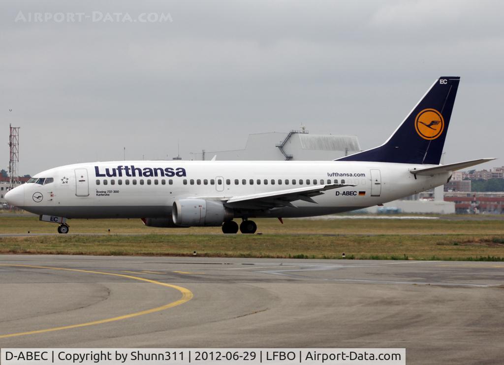 D-ABEC, 1991 Boeing 737-330 C/N 25149, Taxiing holding point rwy 32R for departure...