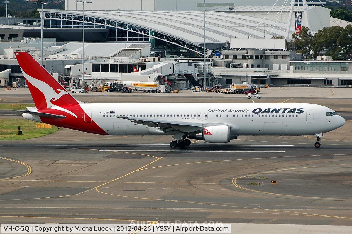 VH-OGQ, 1996 Boeing 767-338 C/N 28154, At Sydney