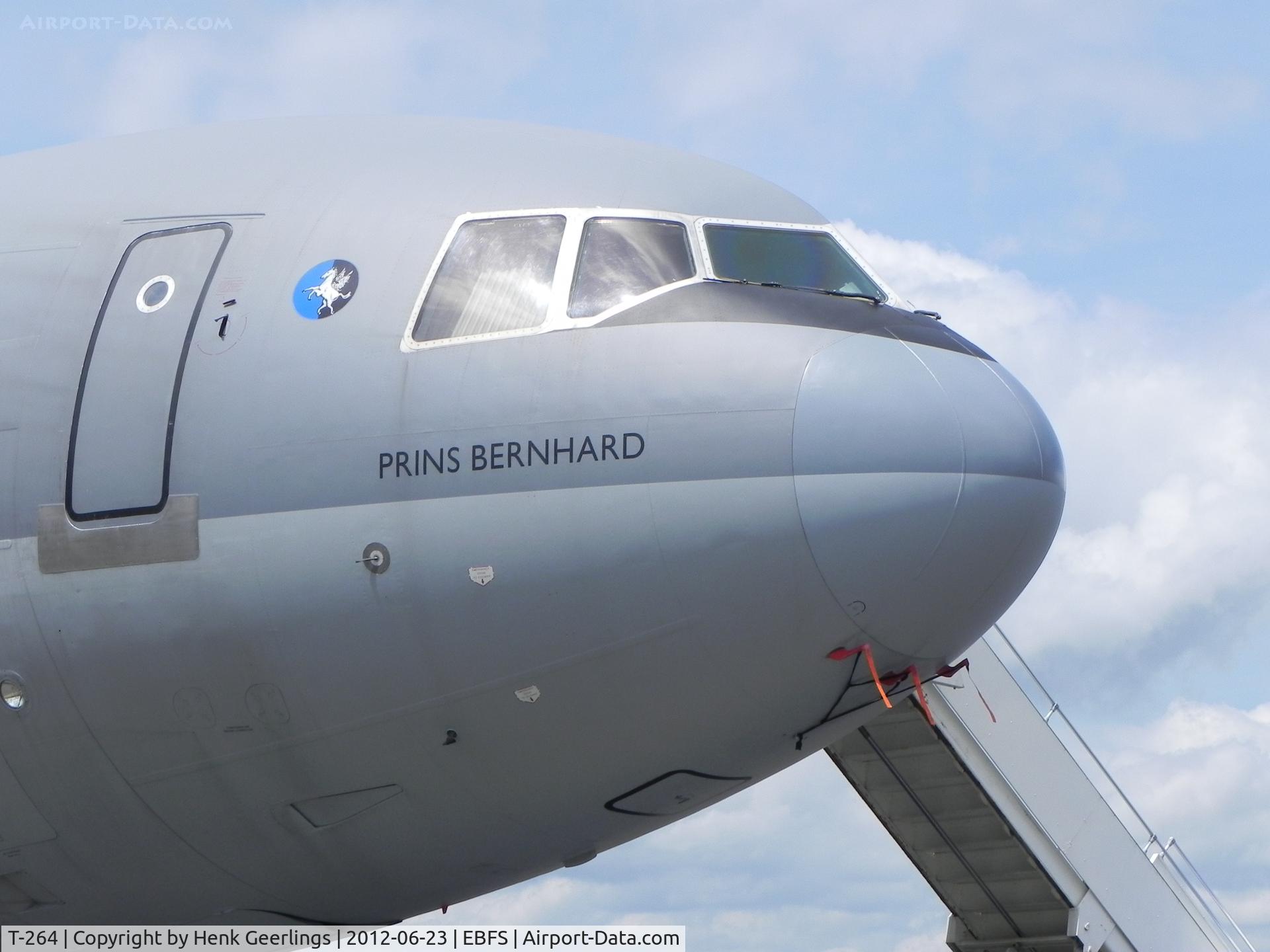 T-264, 1978 McDonnell Douglas KDC-10-30CF C/N 46985, Florennes Int'l Airshow , june 2012 

Nose KDC-10 , RNLAF