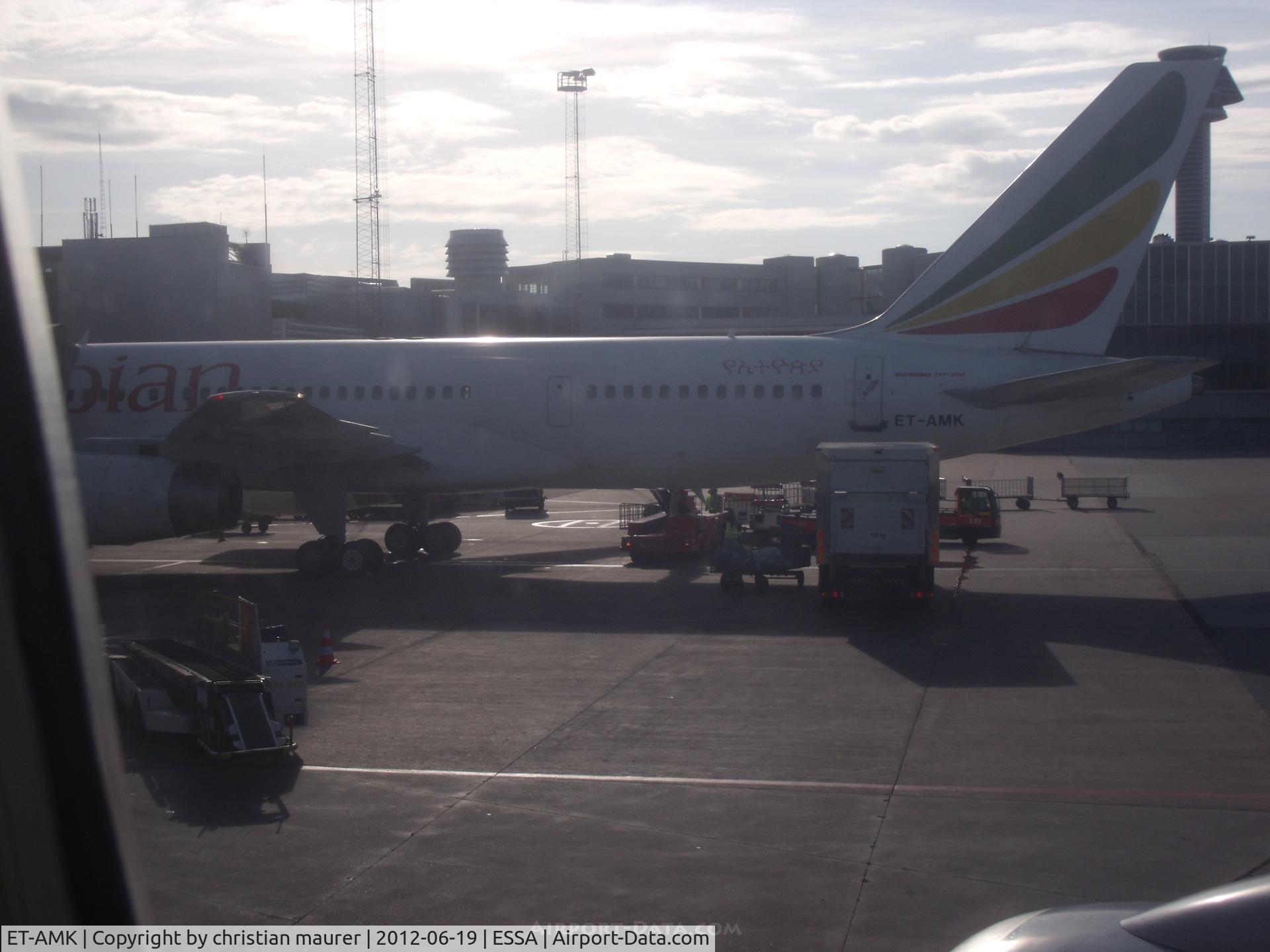 ET-AMK, 2001 Boeing 757-28A C/N 32449, boeing 757