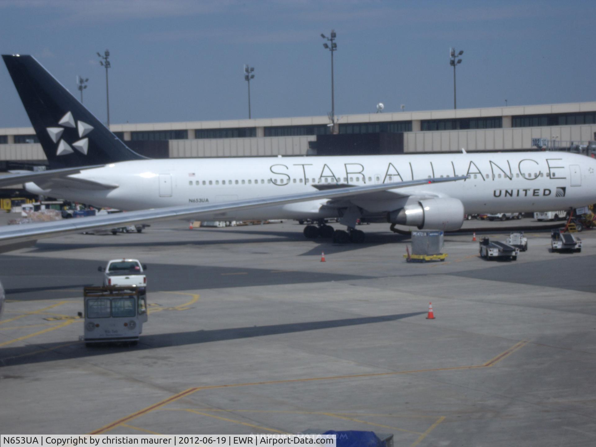 N653UA, 1992 Boeing 767-322 C/N 25391, boeing 767