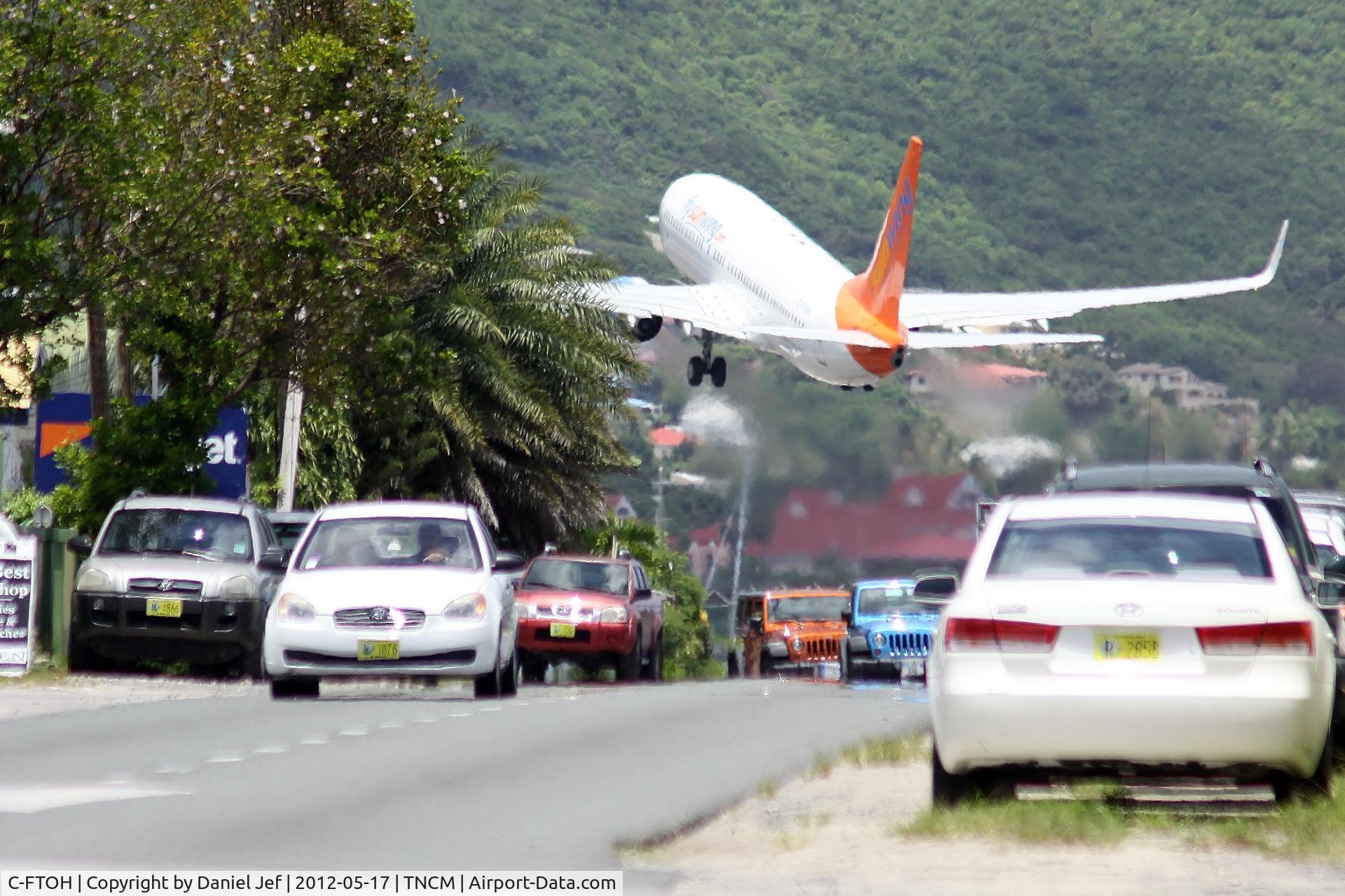 C-FTOH, 2009 Boeing 737-8HX C/N 29647, C-FTOH