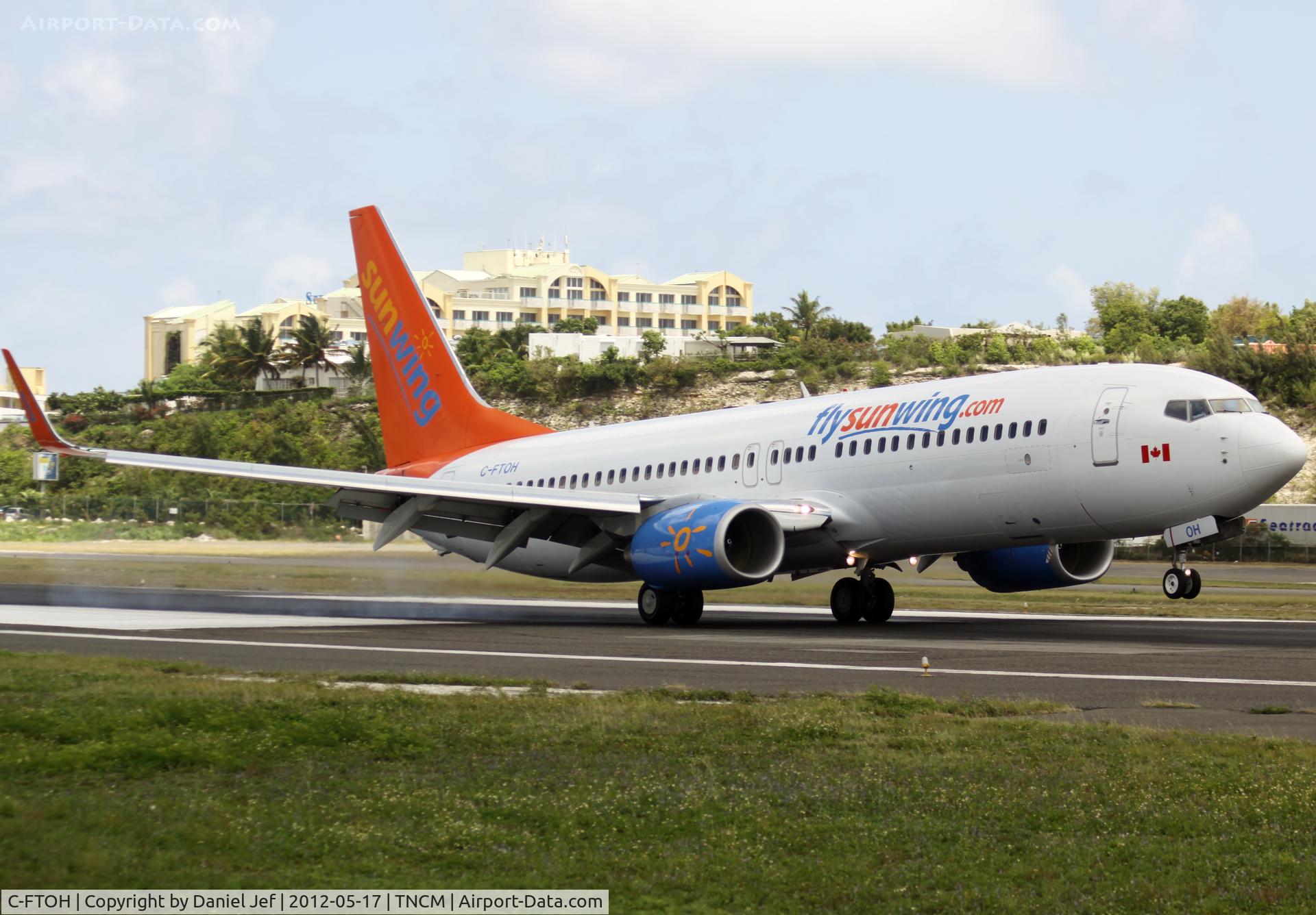 C-FTOH, 2009 Boeing 737-8HX C/N 29647, C-FTOH