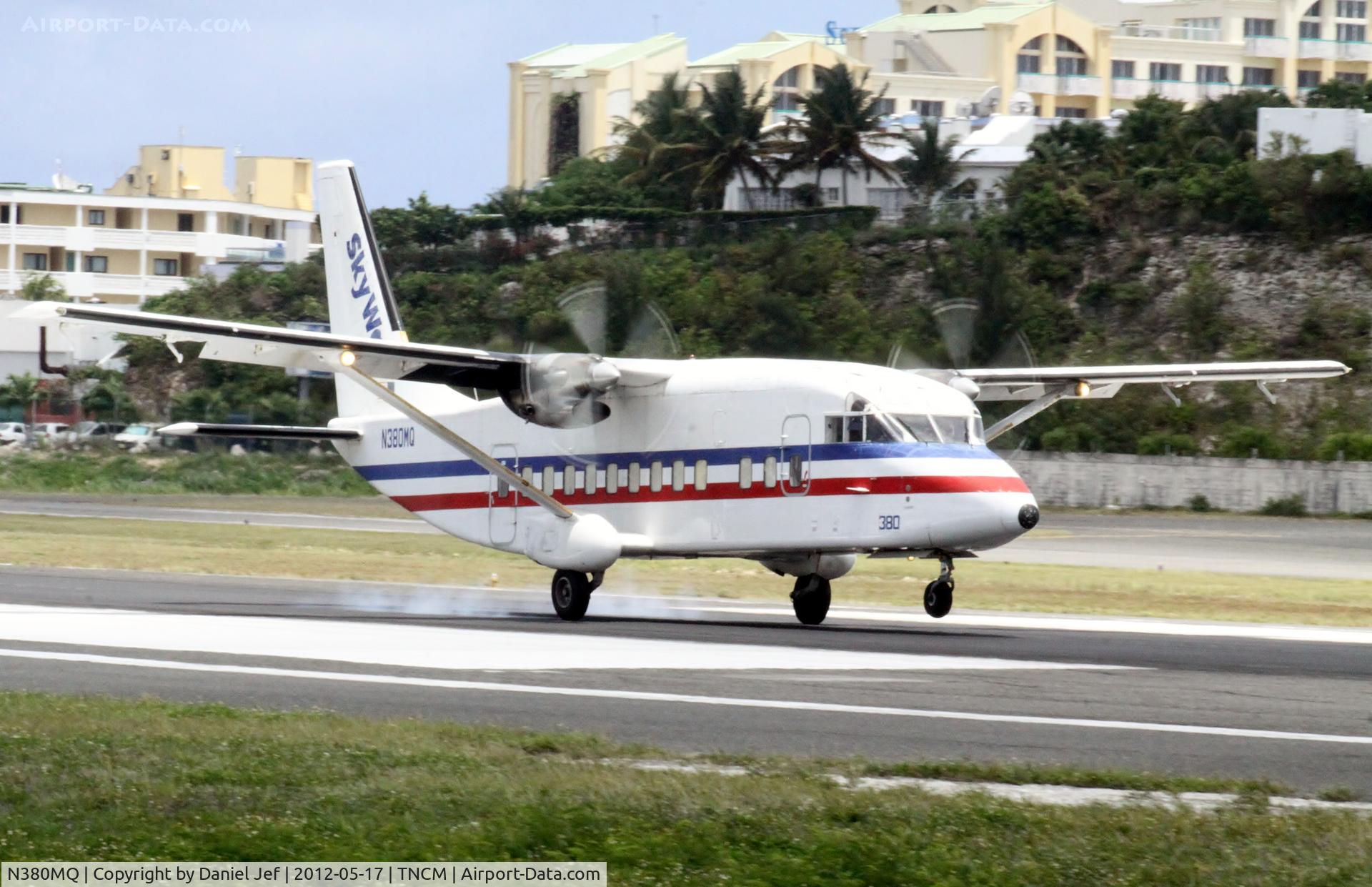 N380MQ, 1986 Short SD3-60-200 C/N SH3702, N380MQ