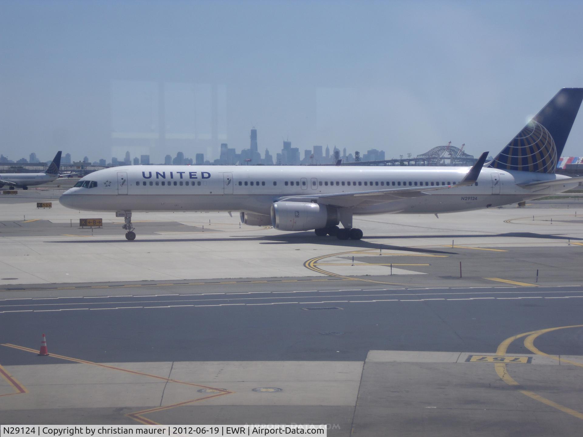 N29124, 1998 Boeing 757-224 C/N 27565, 757