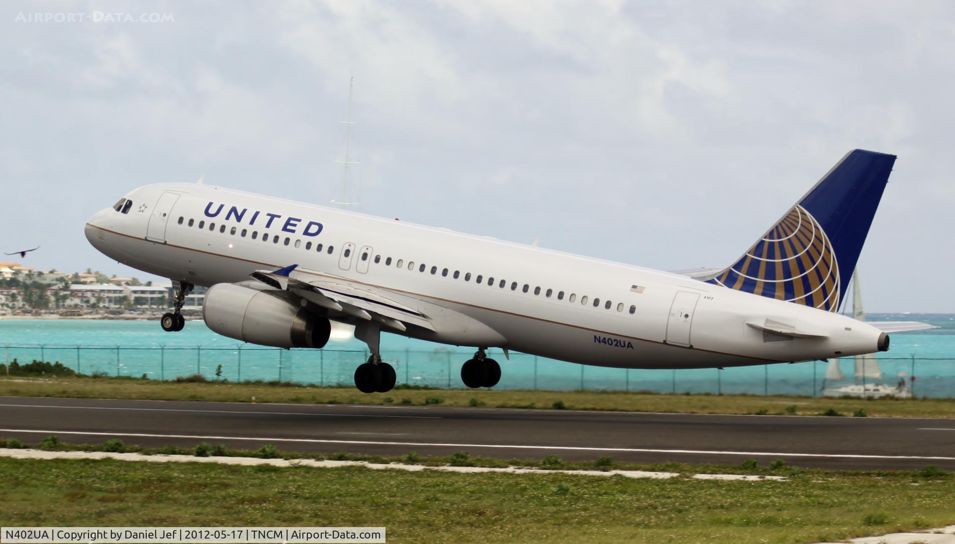 N402UA, 1993 Airbus A320-232 C/N 439, N402UA