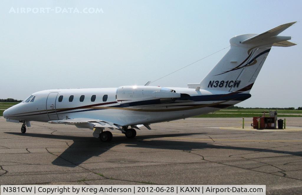 N381CW, 1986 Cessna 650 C/N 650-0111, Cessna 650 Citation Excel leaving the ramp area.