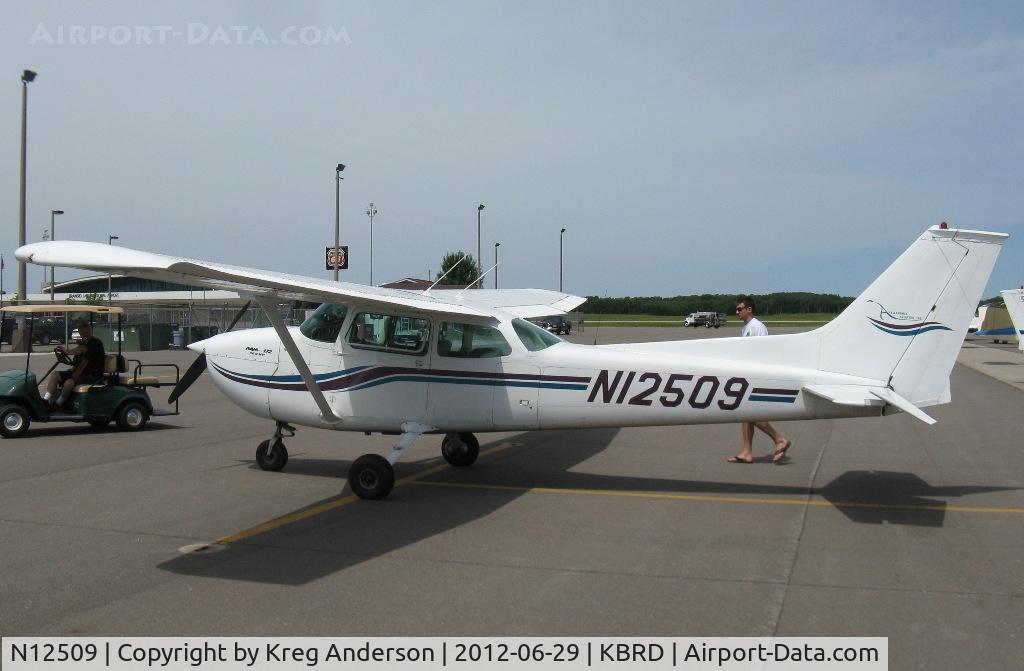 N12509, 1973 Cessna 172M C/N 17262030, Cessna 172M Skyhawk on the line in Brainerd, MN.