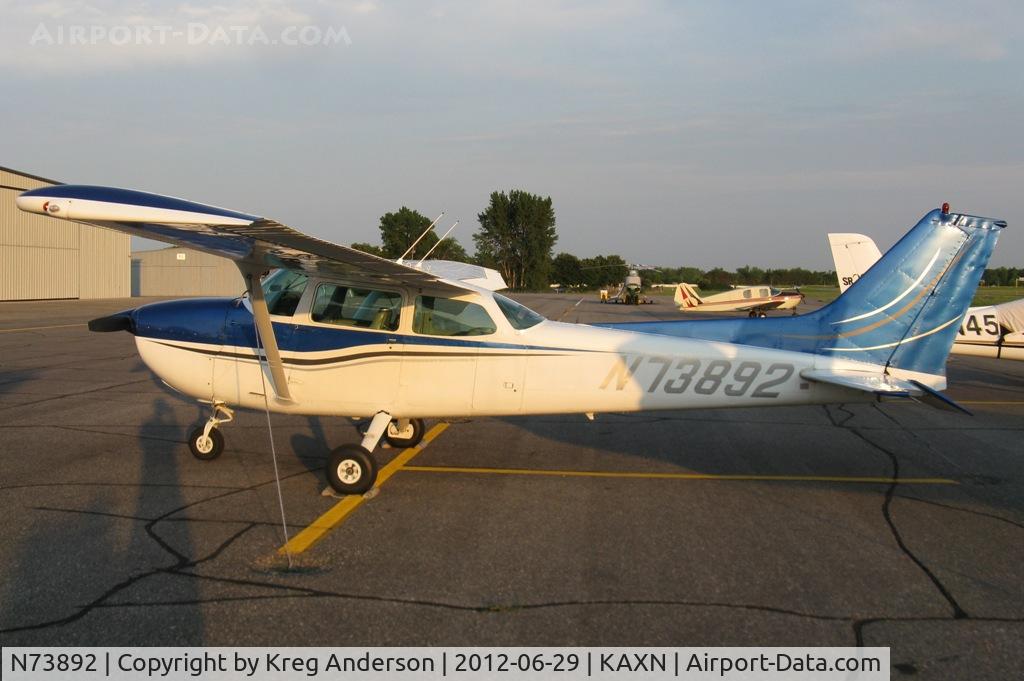 N73892, Cessna 172N C/N 17267733, Cessna 172N Skyhawk on the line.