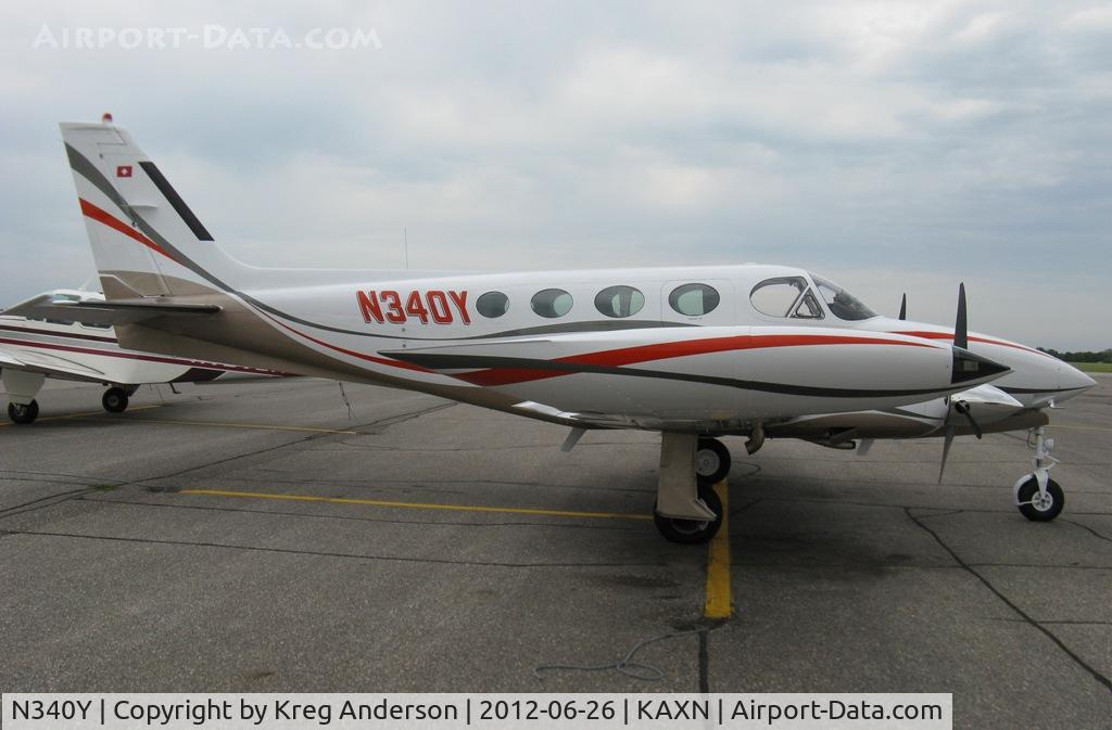 N340Y, Cessna 340A C/N 340A0404, Cessna 340A on the line.