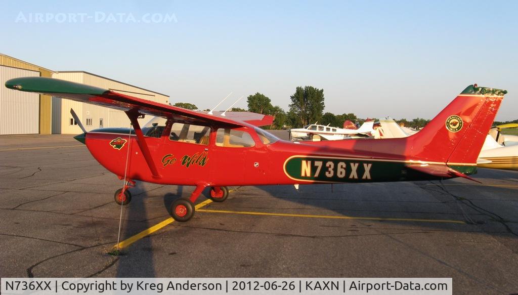 N736XX, 1978 Cessna R172K Hawk XP C/N R1722880, Cessna R172K Skyhawk on the line.