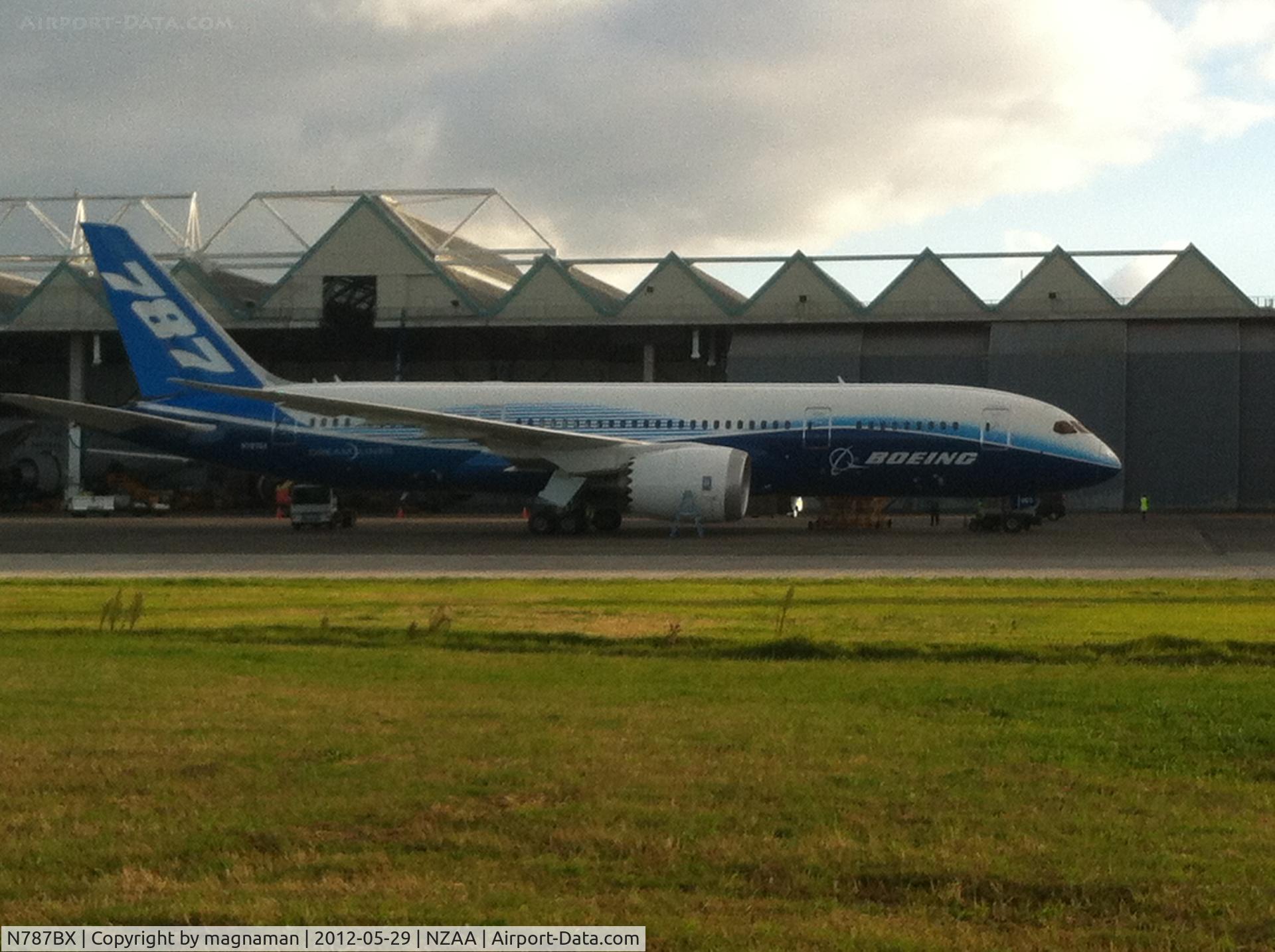 N787BX, 2010 Boeing 787-8 Dreamliner C/N 40692, At Auckland on brief demonstration to AIr New Zealand I guess.