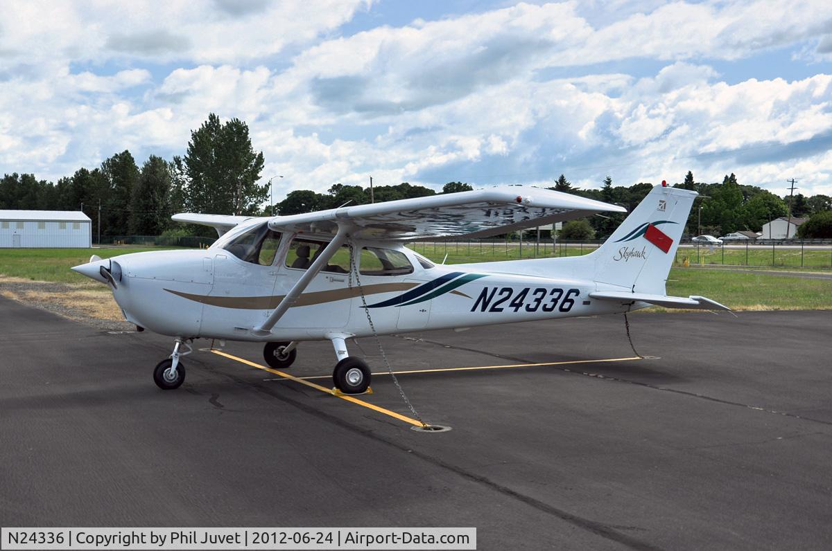 N24336, 2000 Cessna 172R C/N 17280888, Parked on Flight Line at Albany Municipal Airport, Oregon, USA.