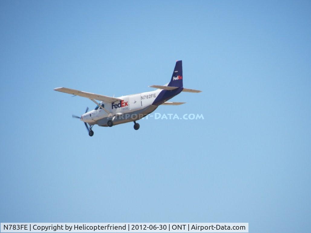 N783FE, 1991 Cessna 208B C/N 208B0281, On final and starting descent