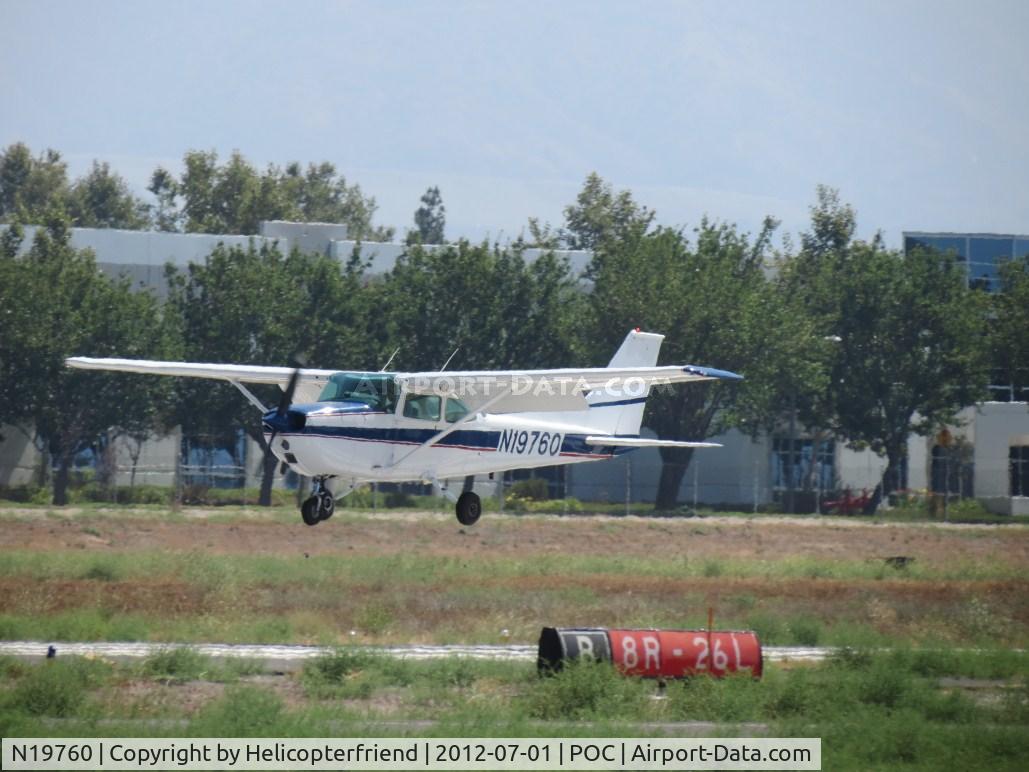 N19760, 1972 Cessna 172L C/N 17260729, Landing
