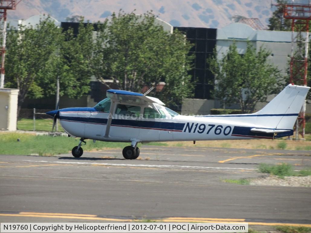 N19760, 1972 Cessna 172L C/N 17260729, Rolling out after landing