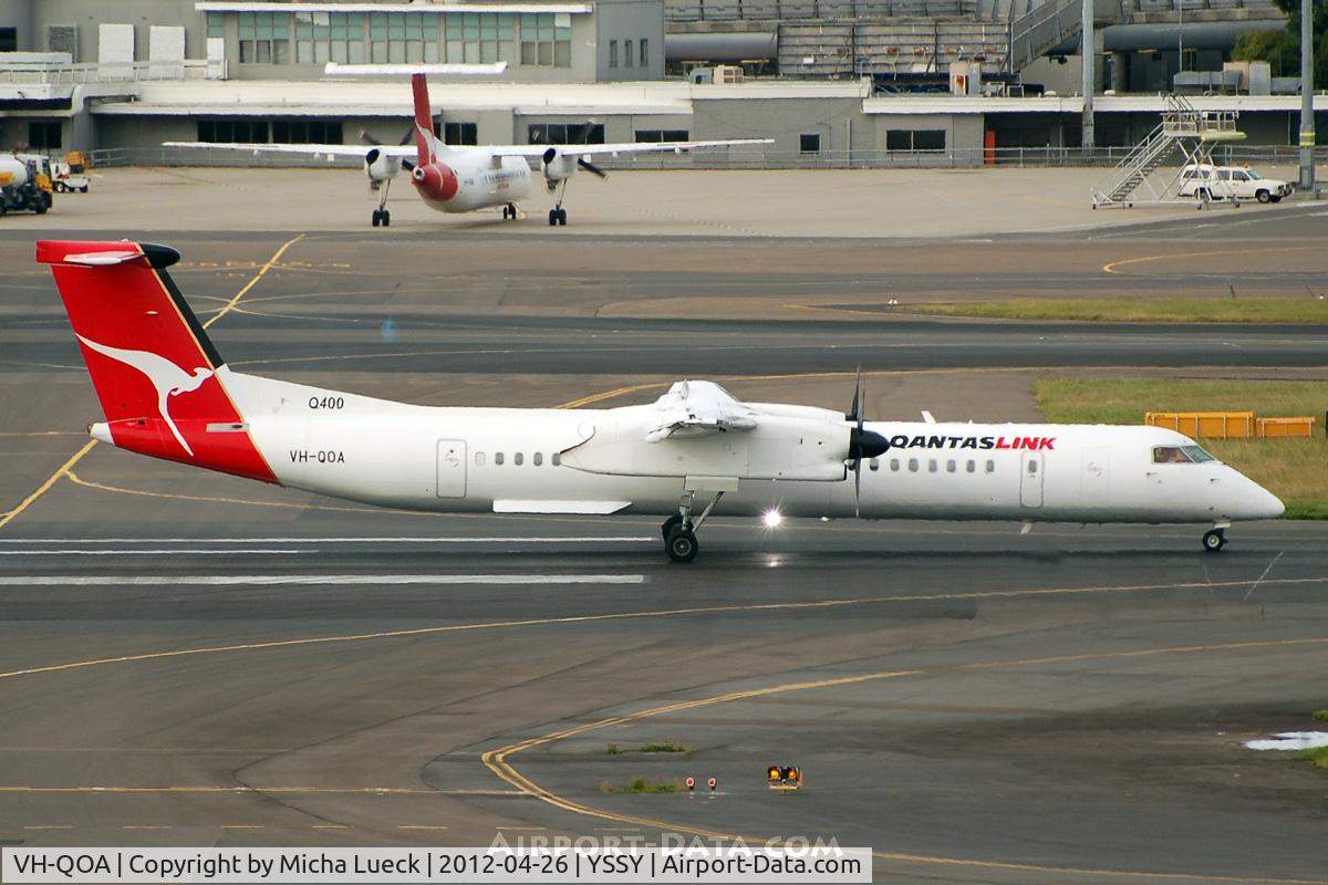 VH-QOA, 2005 De Havilland Canada DHC-8-402 Dash 8 C/N 4112, At Sydney
