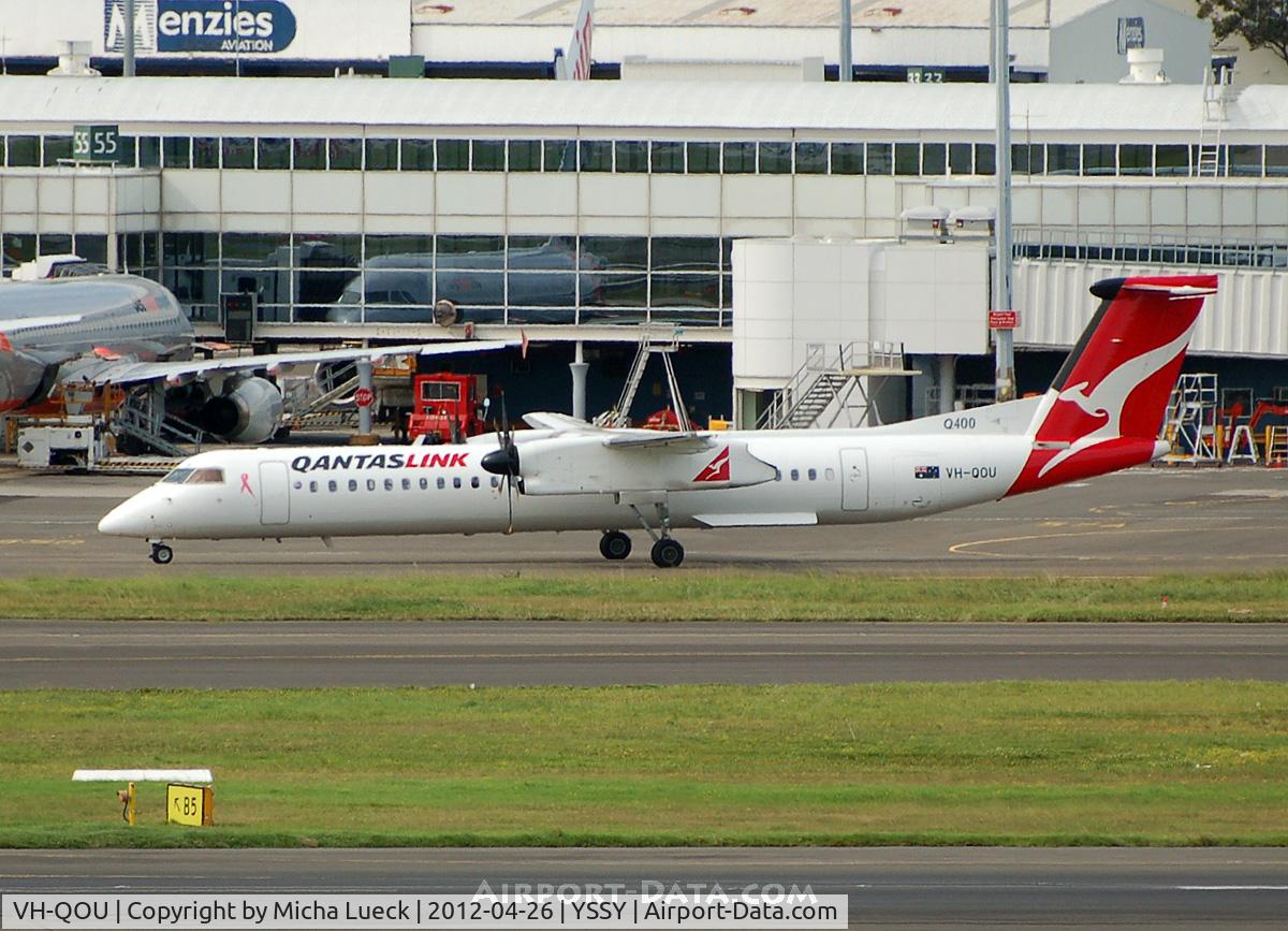 VH-QOU, 2009 De Havilland Canada DHC-8-402Q Dash 8 C/N 4275, At Sydney