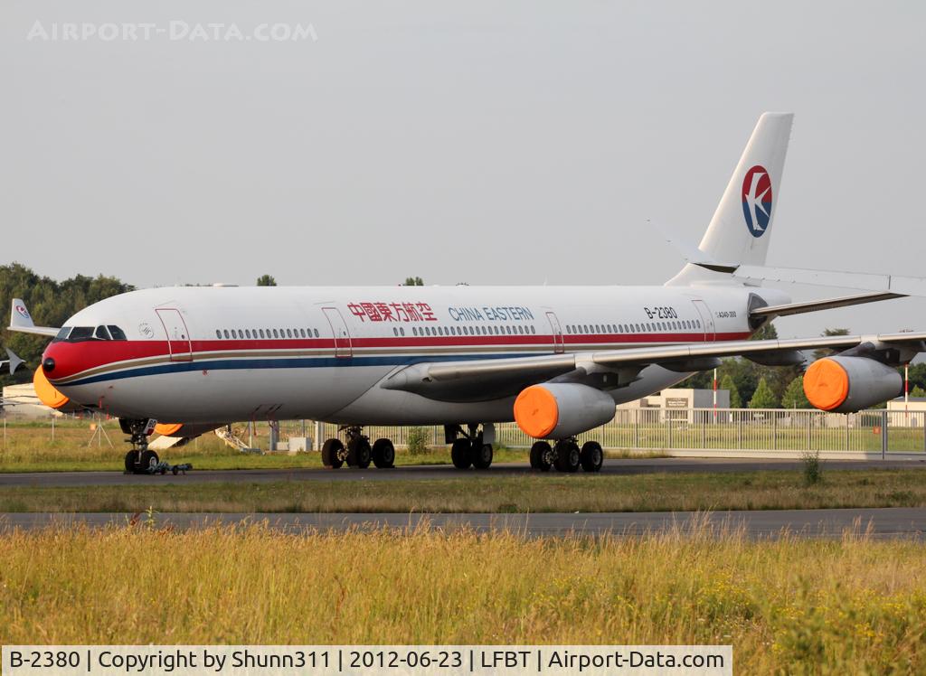 B-2380, 1996 Airbus A340-313 C/N 129, Parked and waiting his scrapping process...