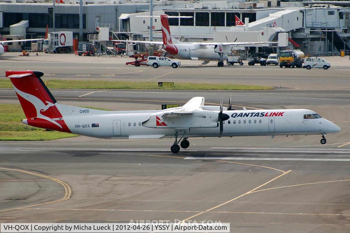 VH-QOX, 2009 De Havilland Canada DHC-8-402Q Dash 8 C/N 4287, At Sydney