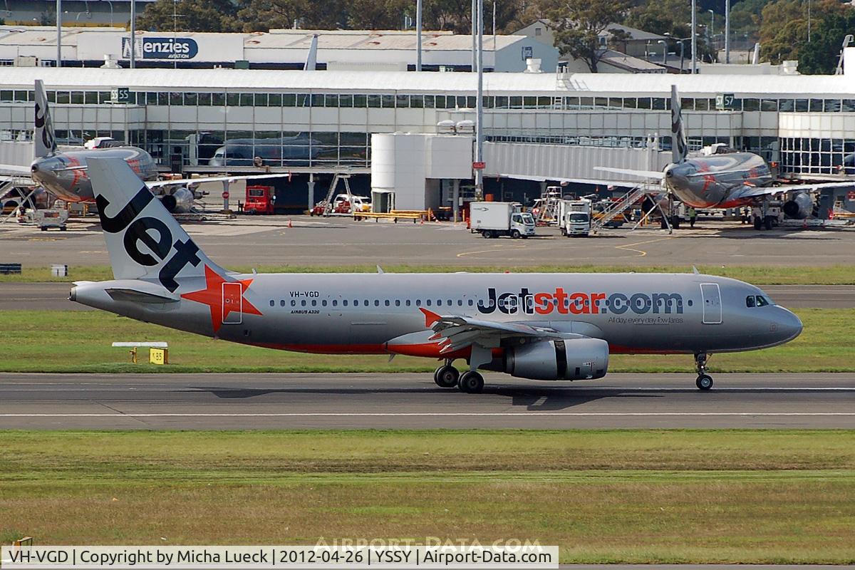 VH-VGD, Airbus A320-232 C/N 4527, At Sydney