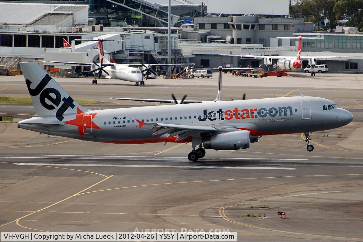 VH-VGH, 2010 Airbus A320-232 C/N 4495, At Sydney (my 8000th photo in the data base)