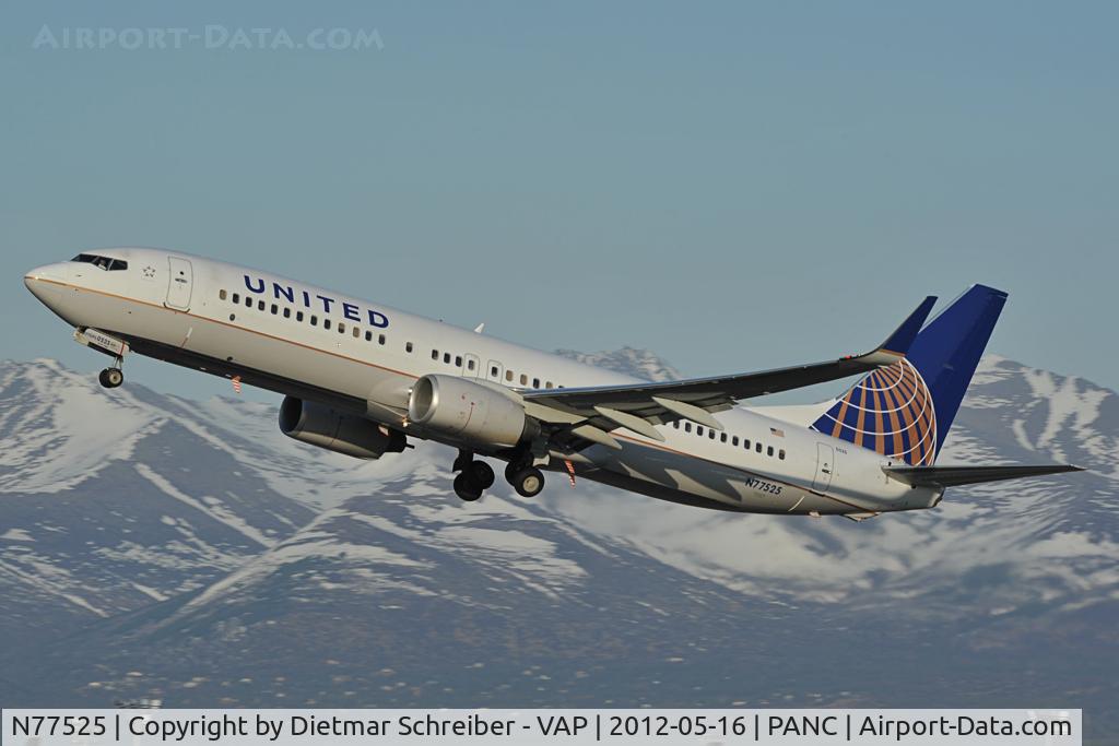N77525, 2010 Boeing 737-824 C/N 31659, United Boeing 737-800