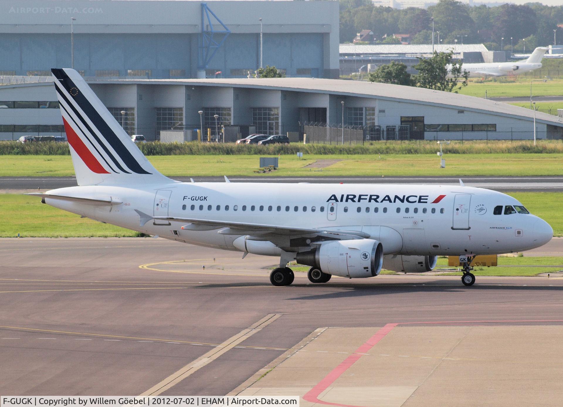 F-GUGK, 2005 Airbus A318-111 C/N 2601, Taxi to his gate of Schiphol Airport
