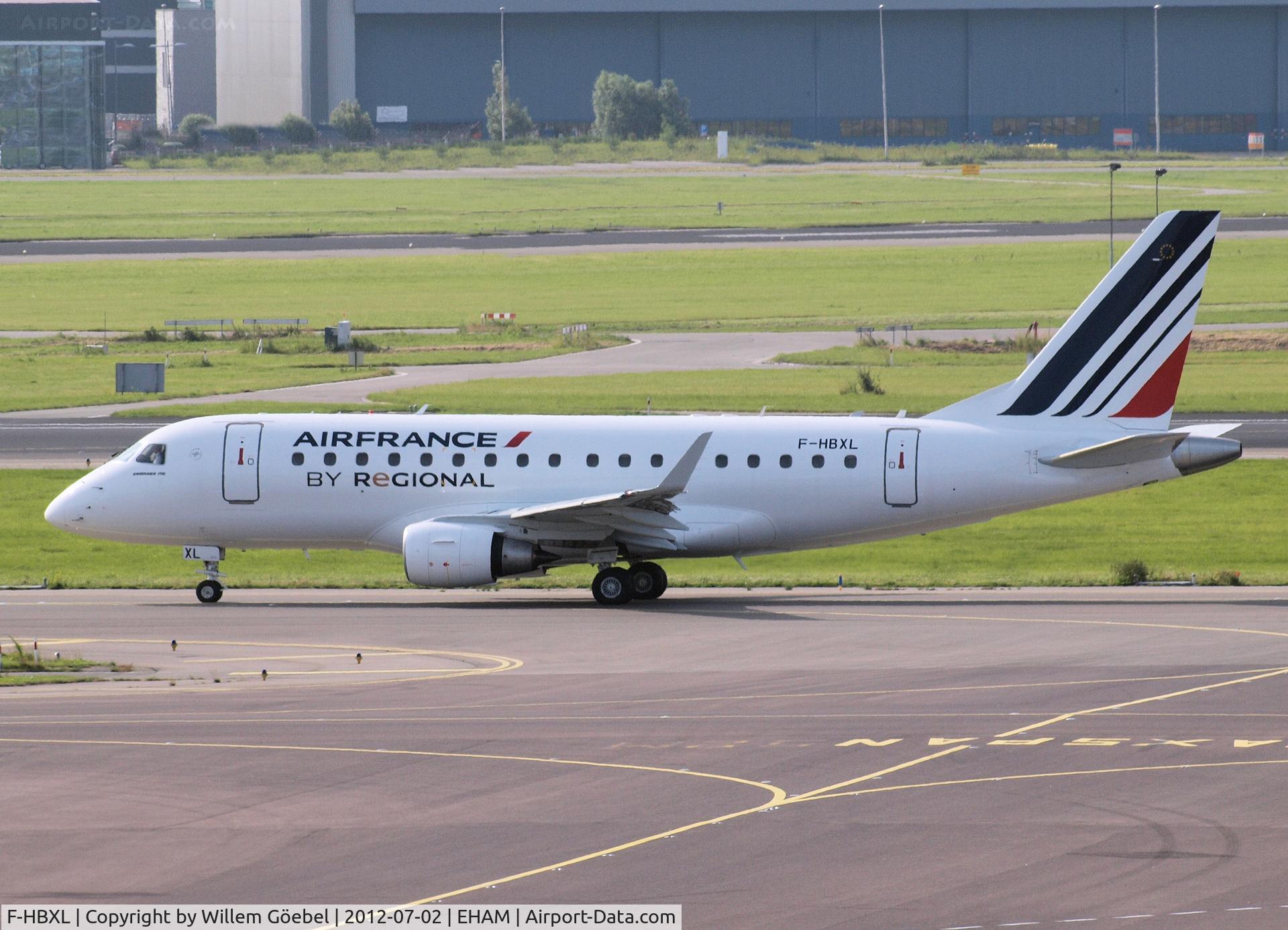 F-HBXL, 2004 Embraer 170LR (ERJ-170-100LR) C/N 17000009, Taxi to the runway of Schiphol Airport