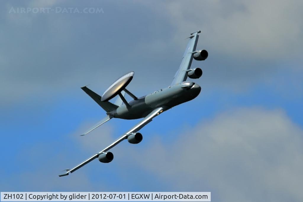 ZH102, 1990 Boeing E-3D Sentry AEW.1 C/N 24110, Enjoying some minor aerobatics!!!