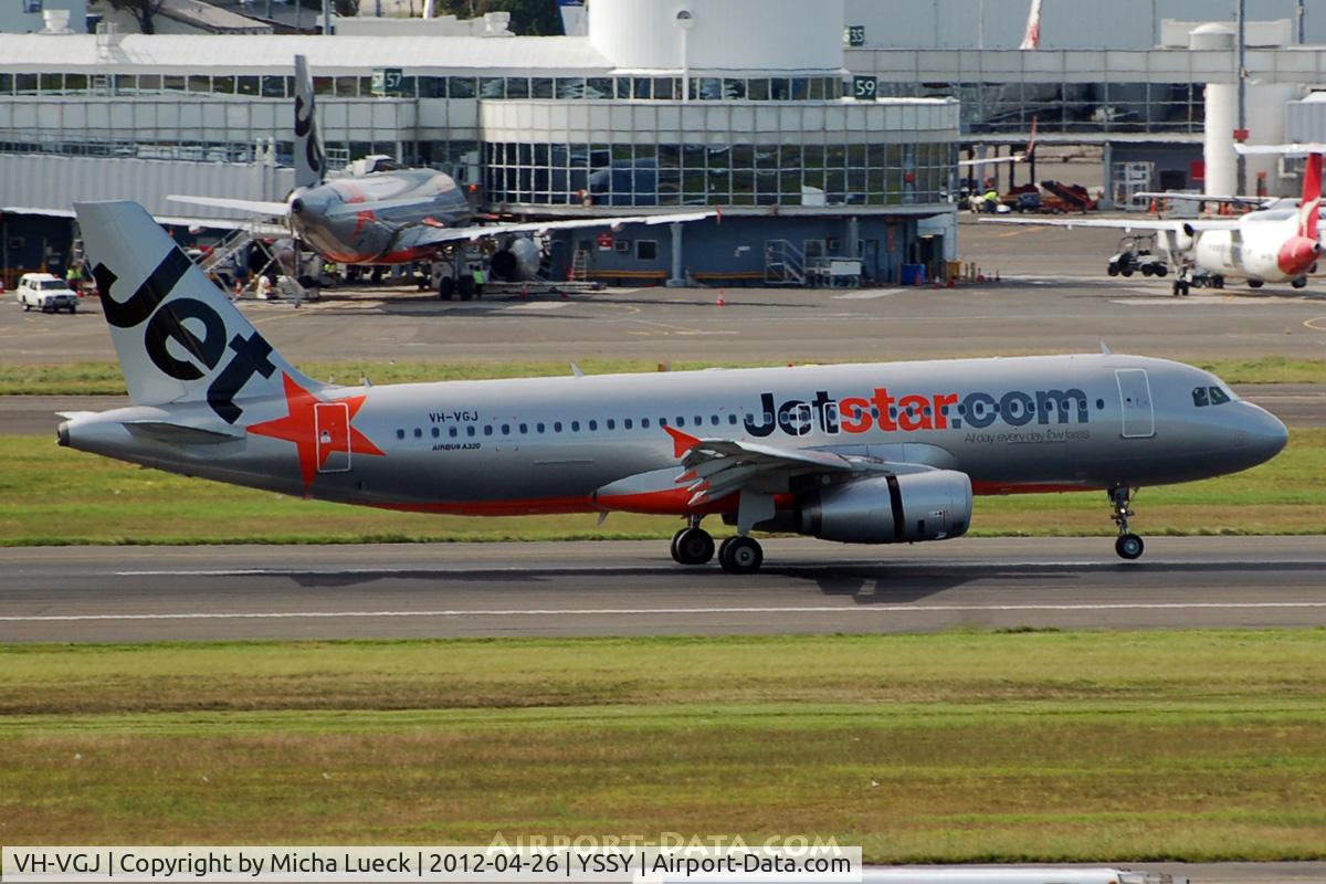 VH-VGJ, 2010 Airbus A320-214 C/N 4460, At Sydney