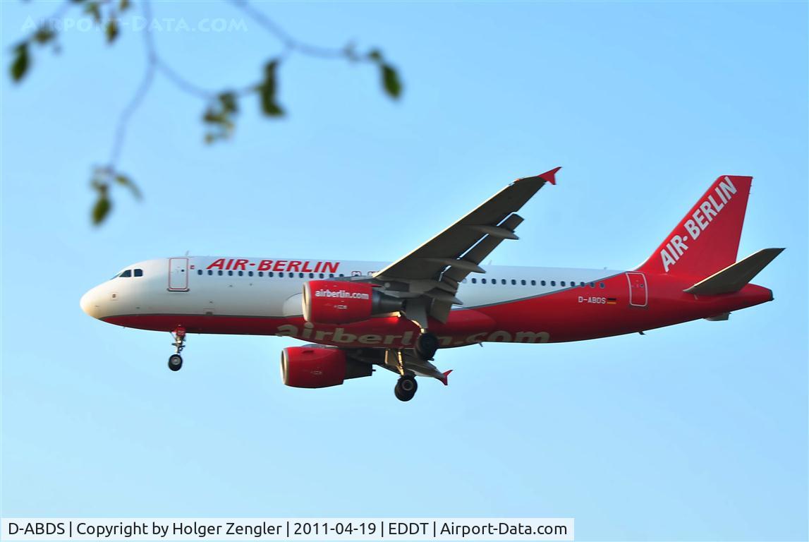 D-ABDS, 2007 Airbus A320-214 C/N 3289, On final for rwy 08R....