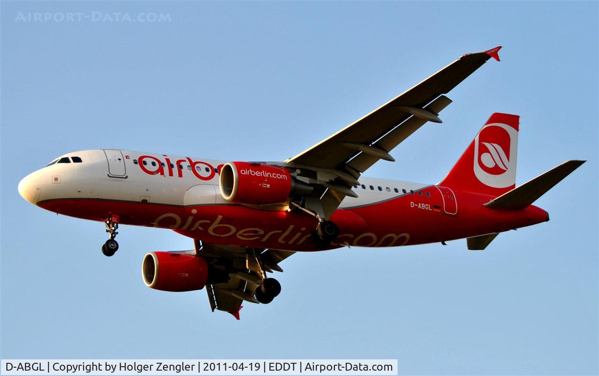 D-ABGL, 2008 Airbus A319-112 C/N 3586, Very final above the fence of TXL....