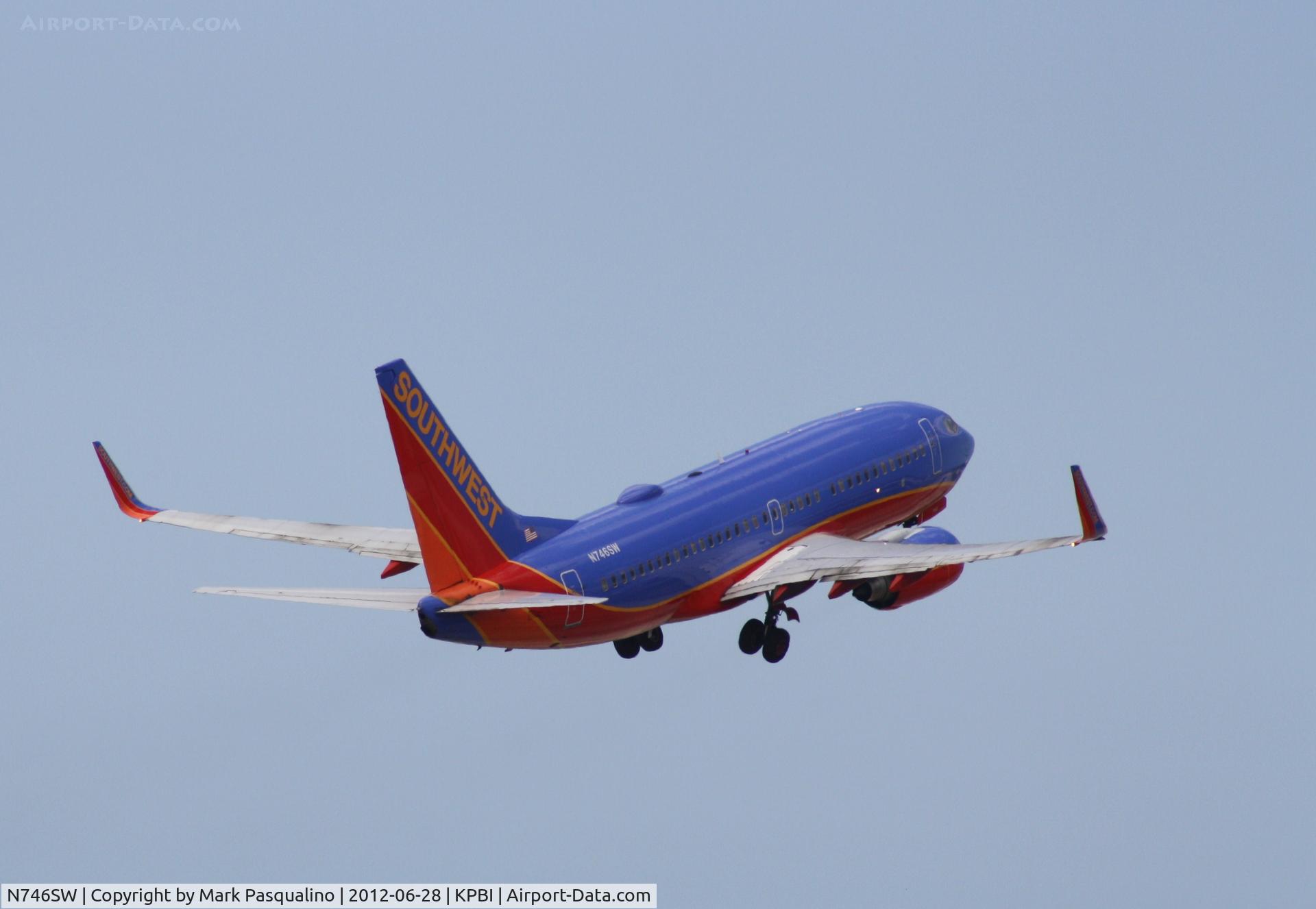 N746SW, 1999 Boeing 737-7H4 C/N 29798, Boeing 737-700