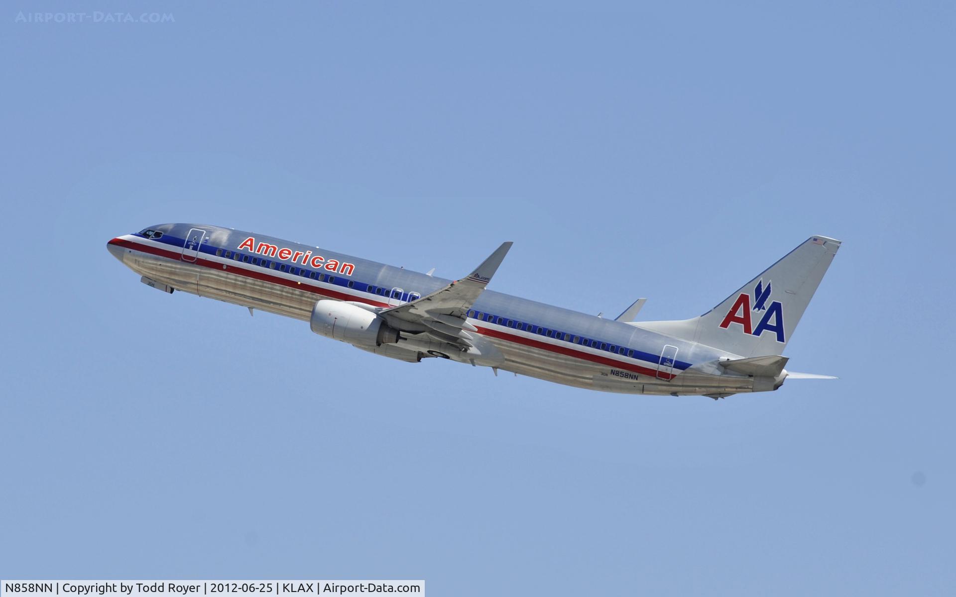 N858NN, Boeing 737-823 C/N 30904, Departing LAX on 25R