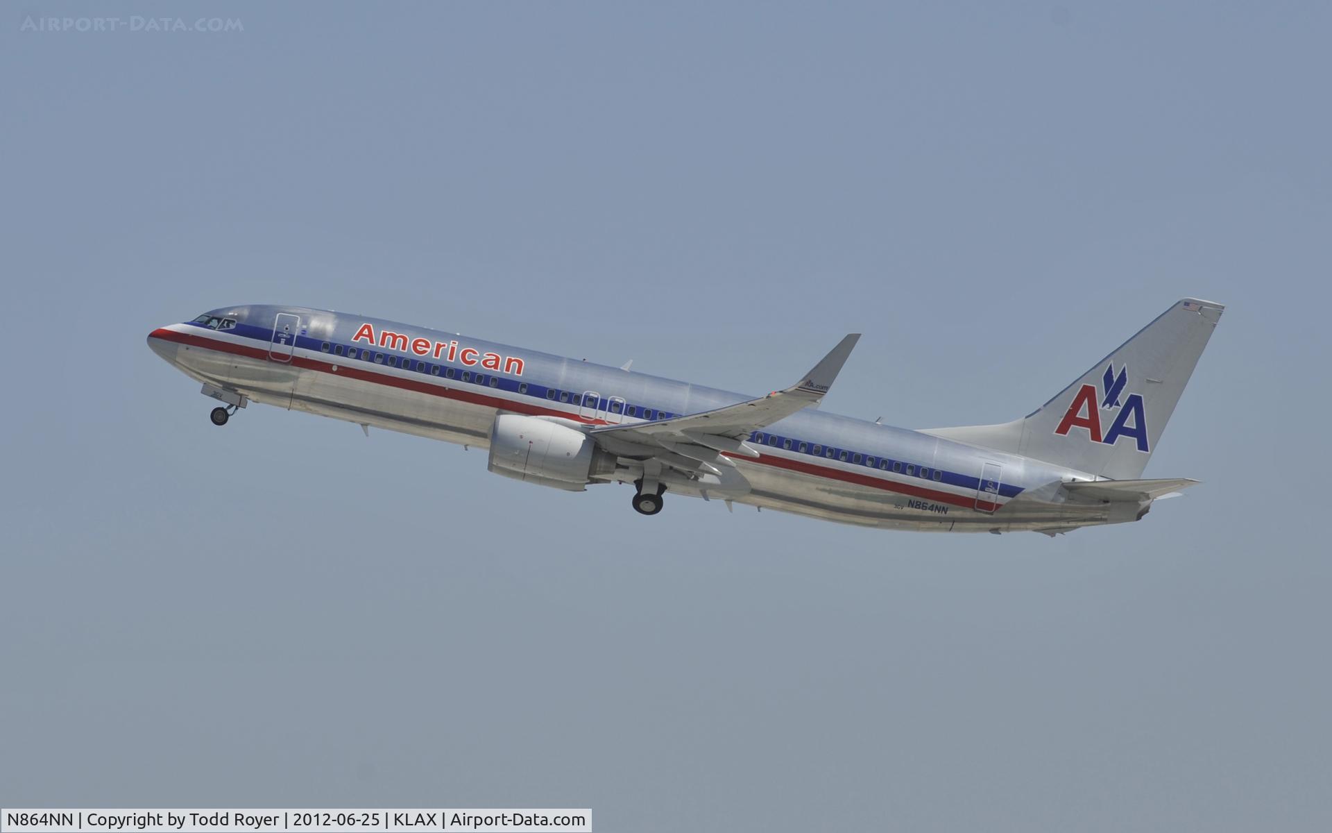 N864NN, 2010 Boeing 737-823 C/N 31111, Departing LAX on 25R
