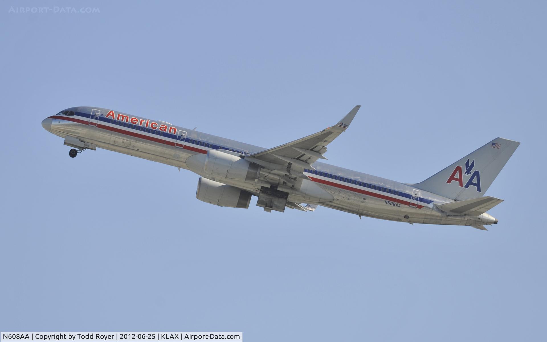 N608AA, 1996 Boeing 757-223 C/N 27446, Departing LAX on 25R