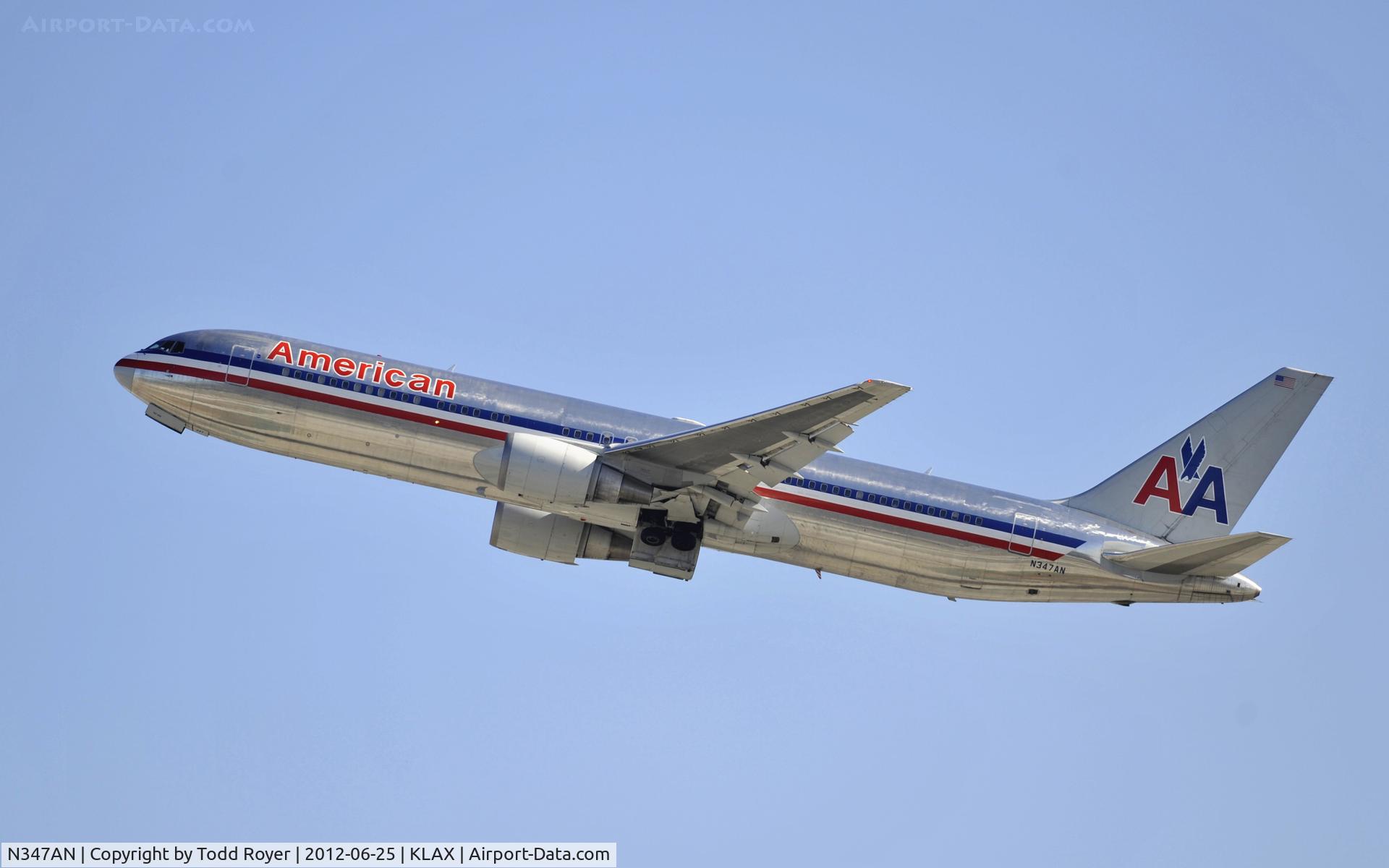 N347AN, 2003 Boeing 767-323 C/N 33086, Departing LAX on 25R