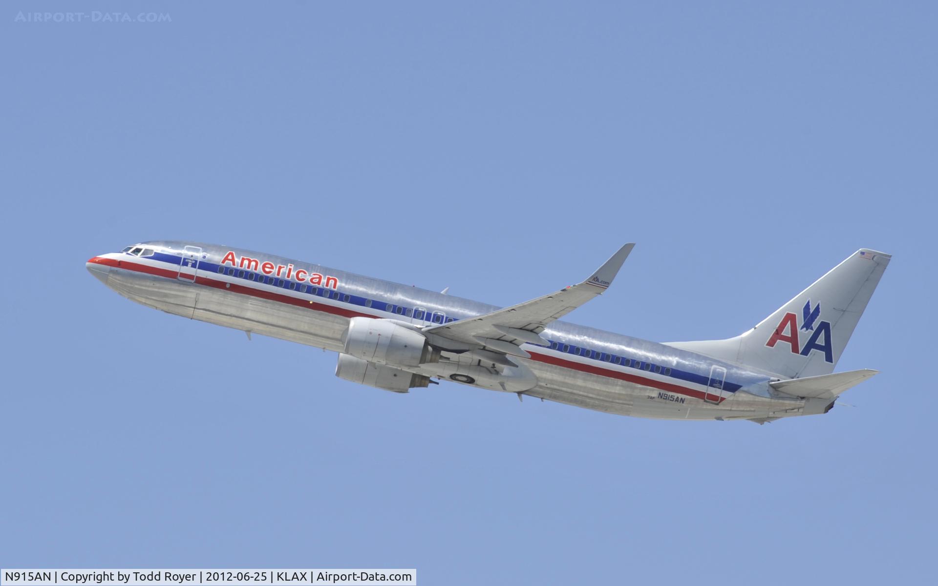 N915AN, 1999 Boeing 737-823 C/N 29516, Departing LAX on 25R