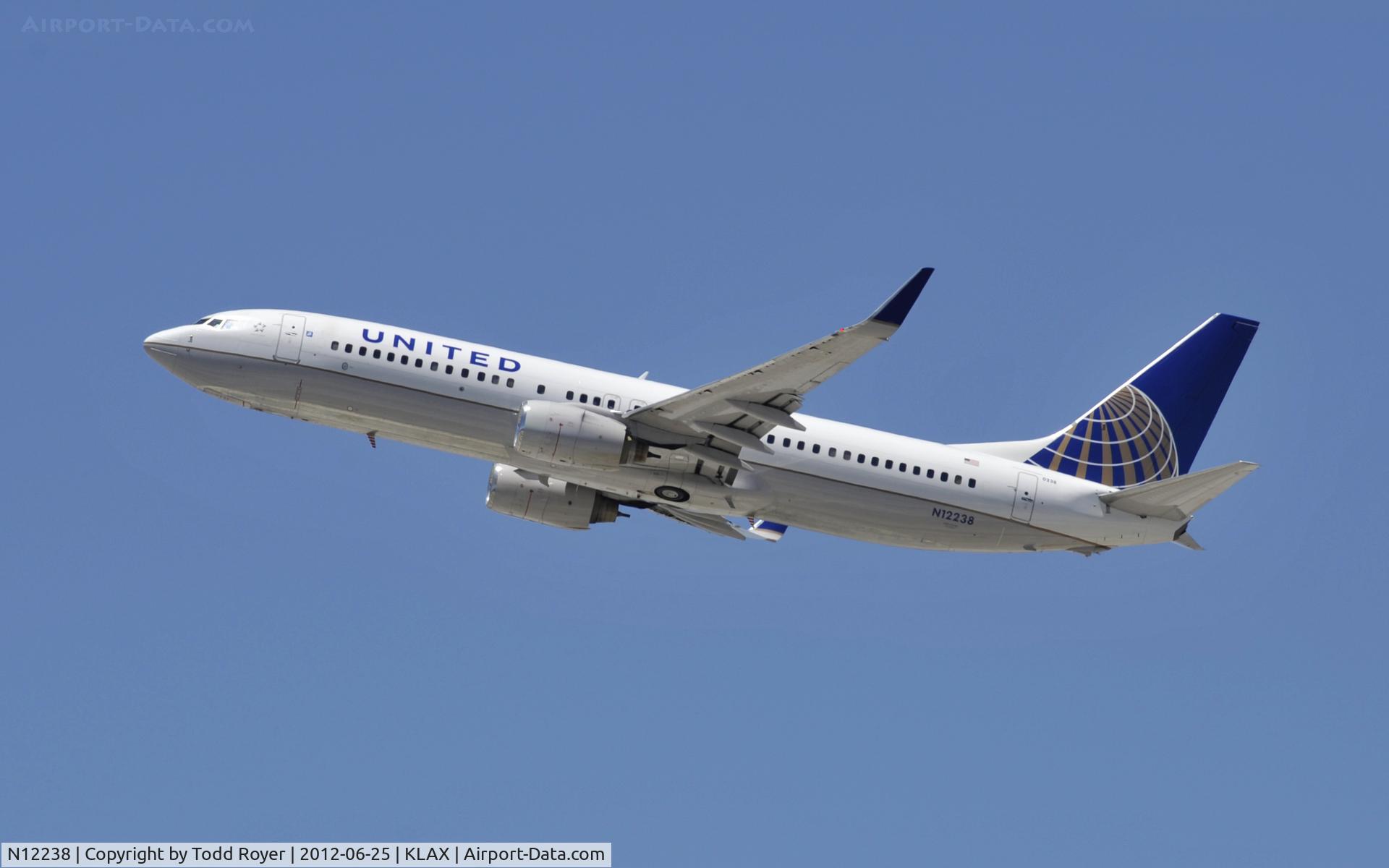 N12238, 1999 Boeing 737-824 C/N 28804, Departing LAX on 25R