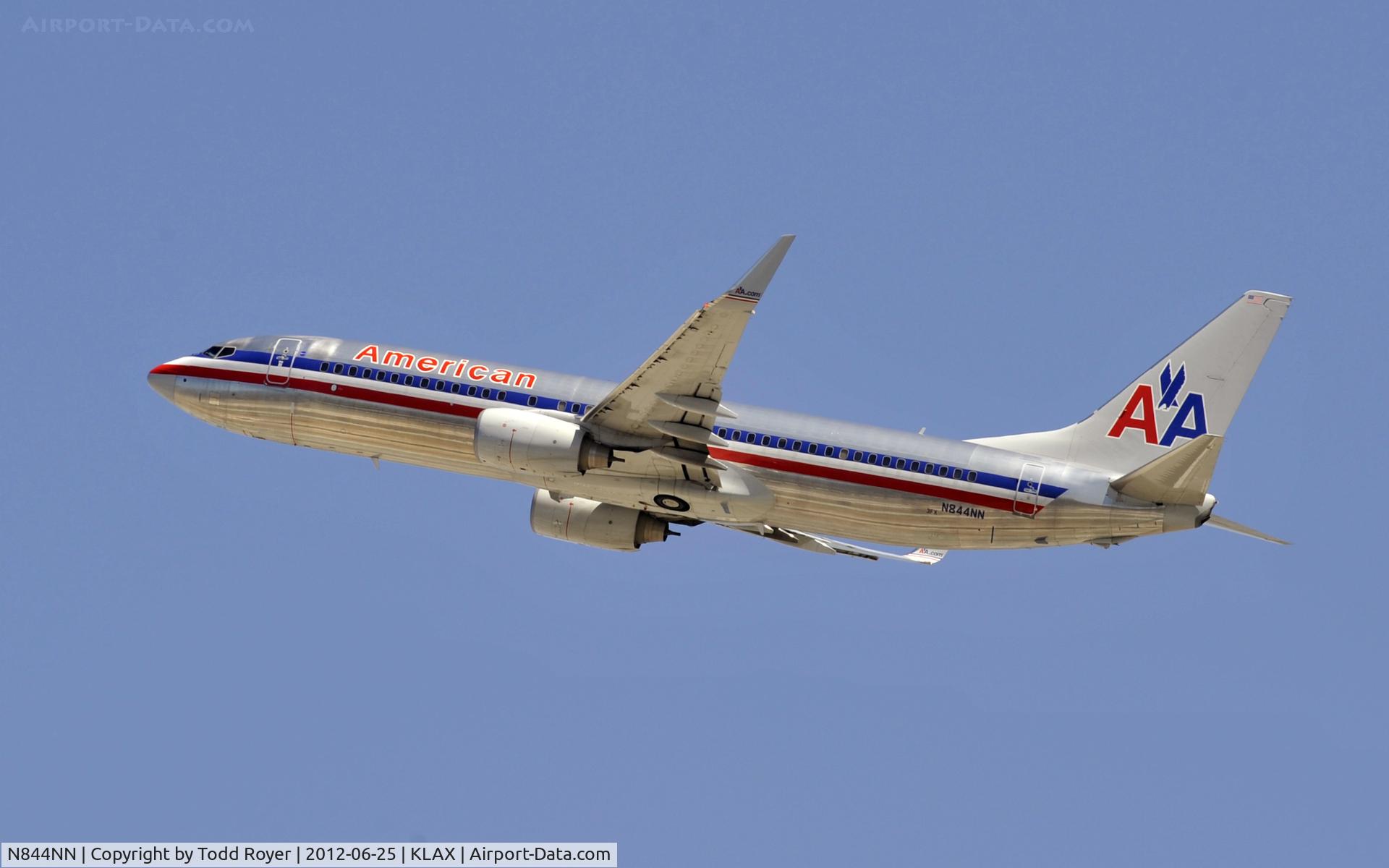 N844NN, 2010 Boeing 737-823 C/N 33212, Departing LAX on 25R