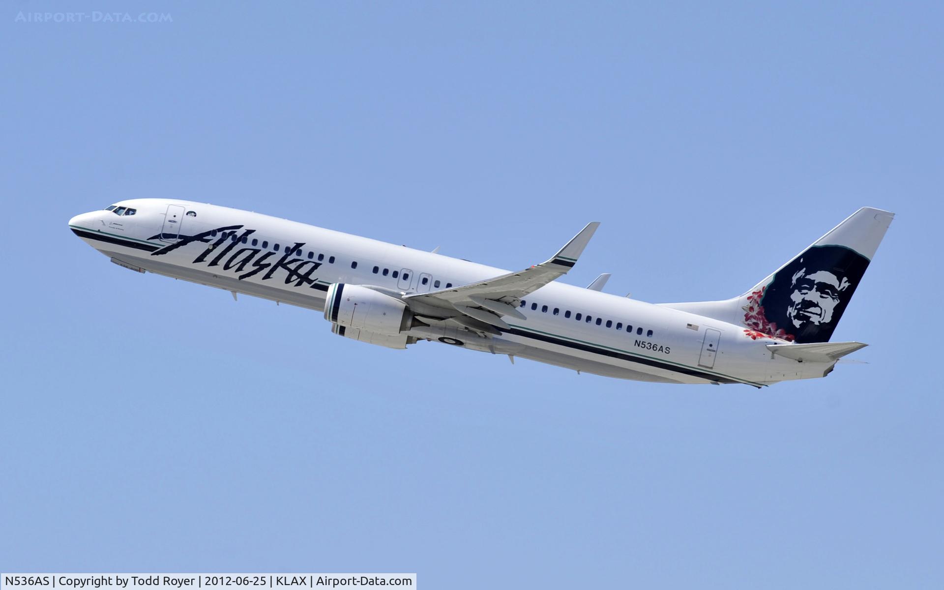 N536AS, 2012 Boeing 737-890 C/N 35203, Departing LAX on 25R