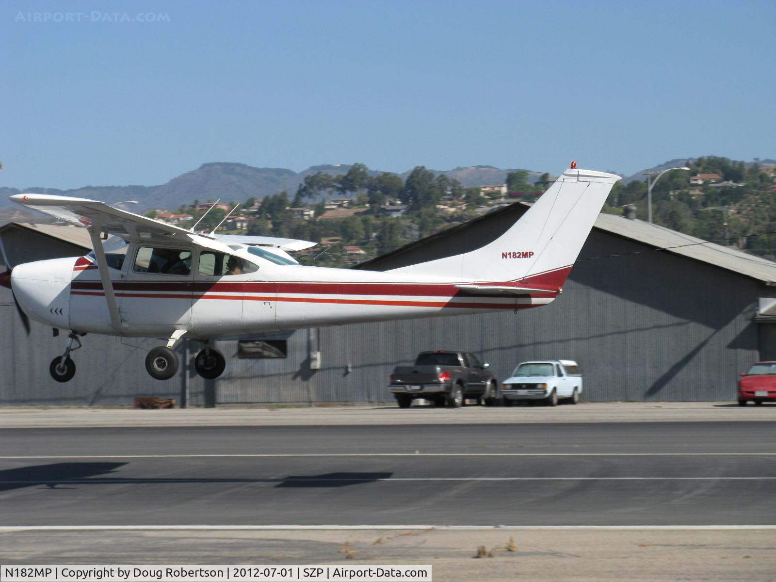 N182MP, 1968 Cessna 182L Skylane C/N 18259137, 1968 Cessna 182L SKYLANE, Continental O-470 230 Hp, landing Rwy 22