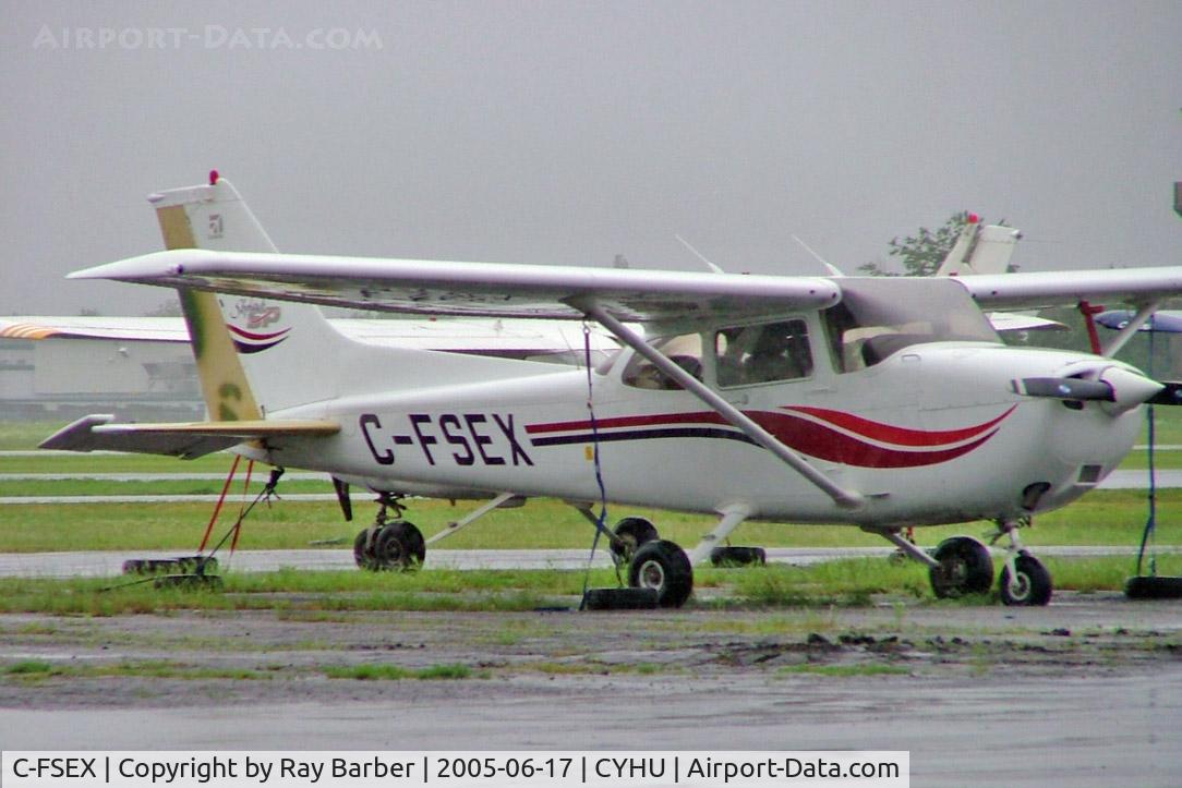 C-FSEX, 2000 Cessna 172S C/N 172S8623, Seen here on a wet day.