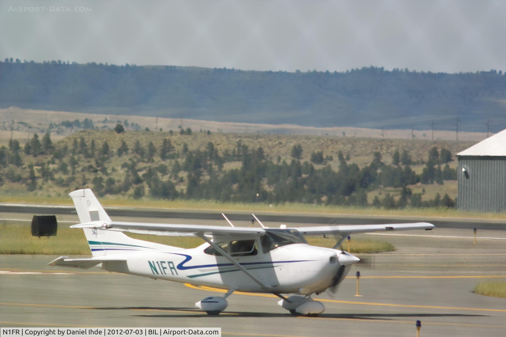 N1FR, Cessna T182T Turbo Skylane C/N T18208002, Cessna 182 @ BIL
