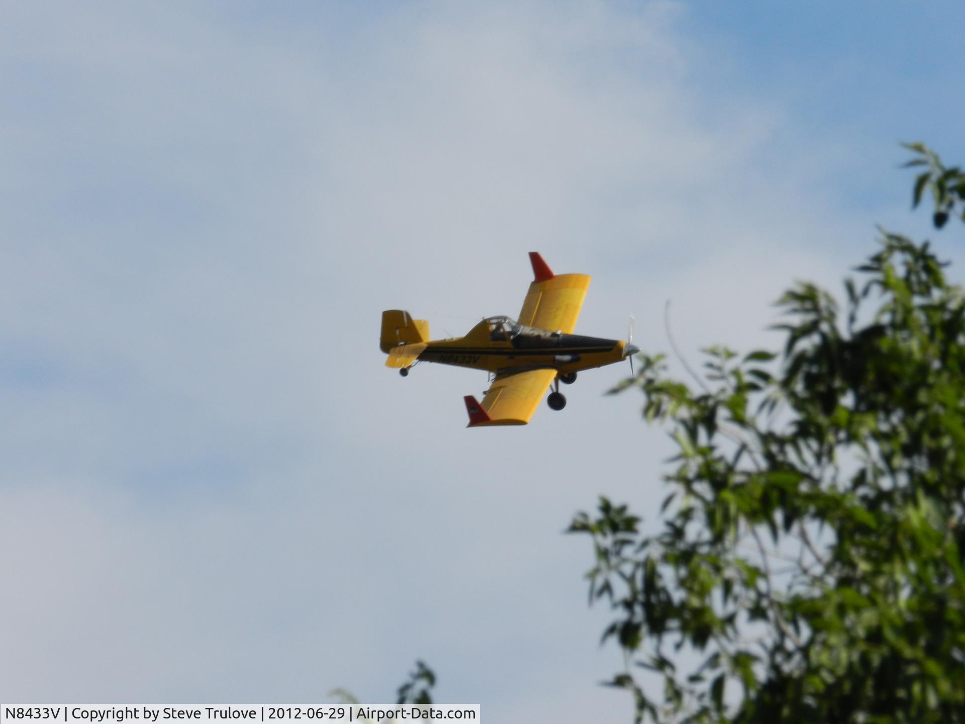 N8433V, Rockwell International S-2R Turbo Thrush Commander C/N 2193R, Working north of, and ajacent to the Snake River in southern Idaho, across the river from, and two miles north of Givens Hot Springs. 29-JUN-2012