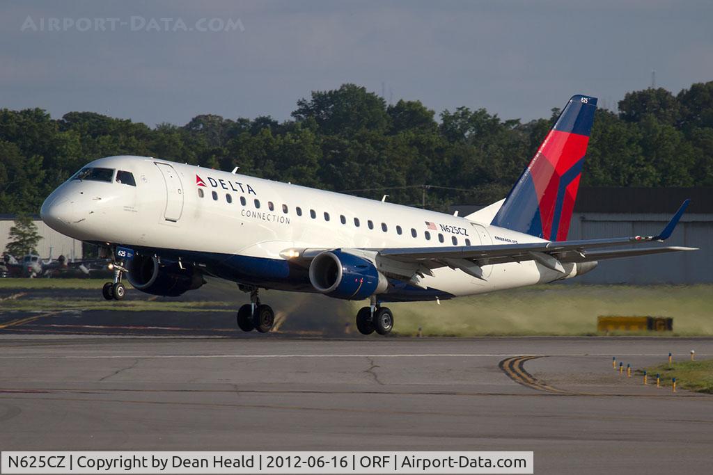 N625CZ, 2008 Embraer 175LR (ERJ-170-200LR) C/N 17000225, Delta Connection (Compass Airlines) N625CZ (FLT CPZ5700) departing RWY 5 en route to Minneapolis/St Paul (KMSP).