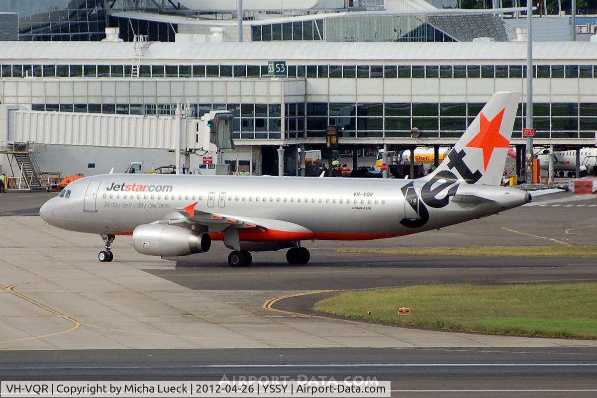 VH-VQR, 2005 Airbus A320-232 C/N 2526, At Sydney